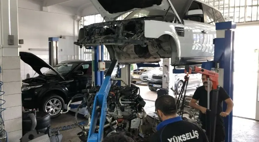 Land Rover aracın Yükseliş Özel Oto Servis’teki bakım işlemi